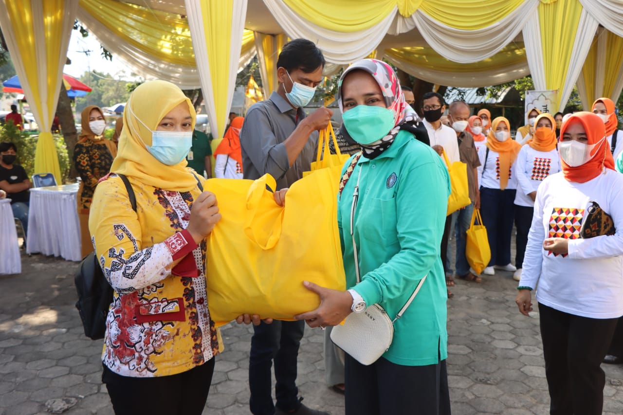 Ketua Pergerakan PPK Provinsi Lampung Riana Sari Arinal Resmi Menutup Kegiatan Bazar Ramadhan