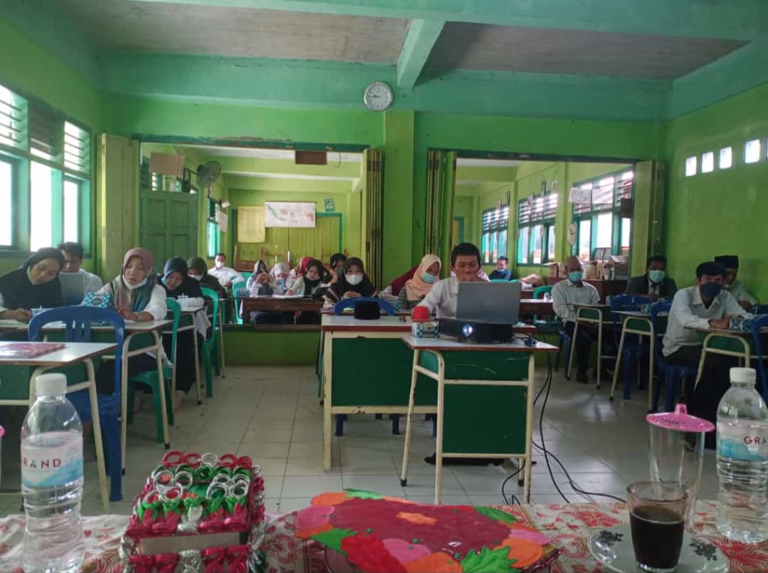 Workshop Pembinaan Guru “Menjadi Guru Profesional Siapa Takut”