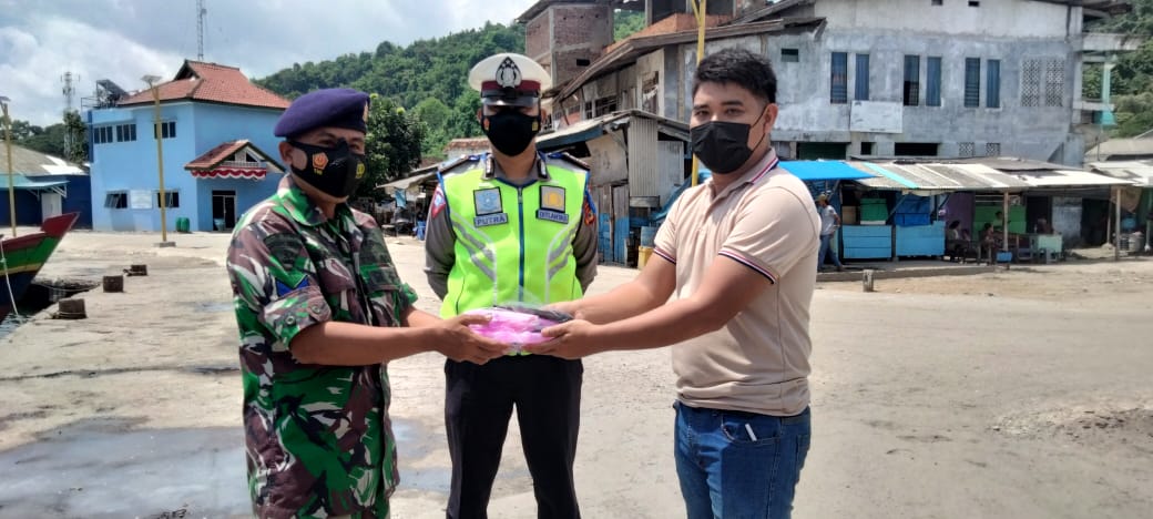 Jumat Berkah, KMI Dan Ditlantas Polda Lampung Kolaborasi Bagi Bagi Sembako