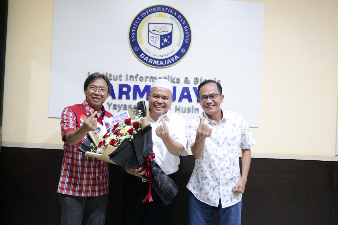 Ujian Sidang Terbuka, Rektor IIB Darmajaya Resmi Sandang Gelar Doktor