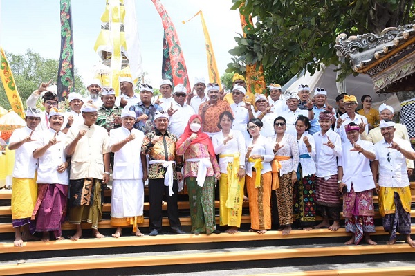 Acara Pujawali Dilaksanakan di Pura Kahyangan Jagat Kerthi Bhuana Way Lunik