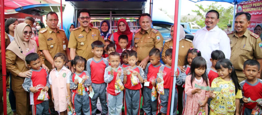 Tumbuhkan Minat Baca, Dinas Perpustakaan dan Kearsipan Hadirkan Mobil Perpustakaan Keliling di Musrenbang