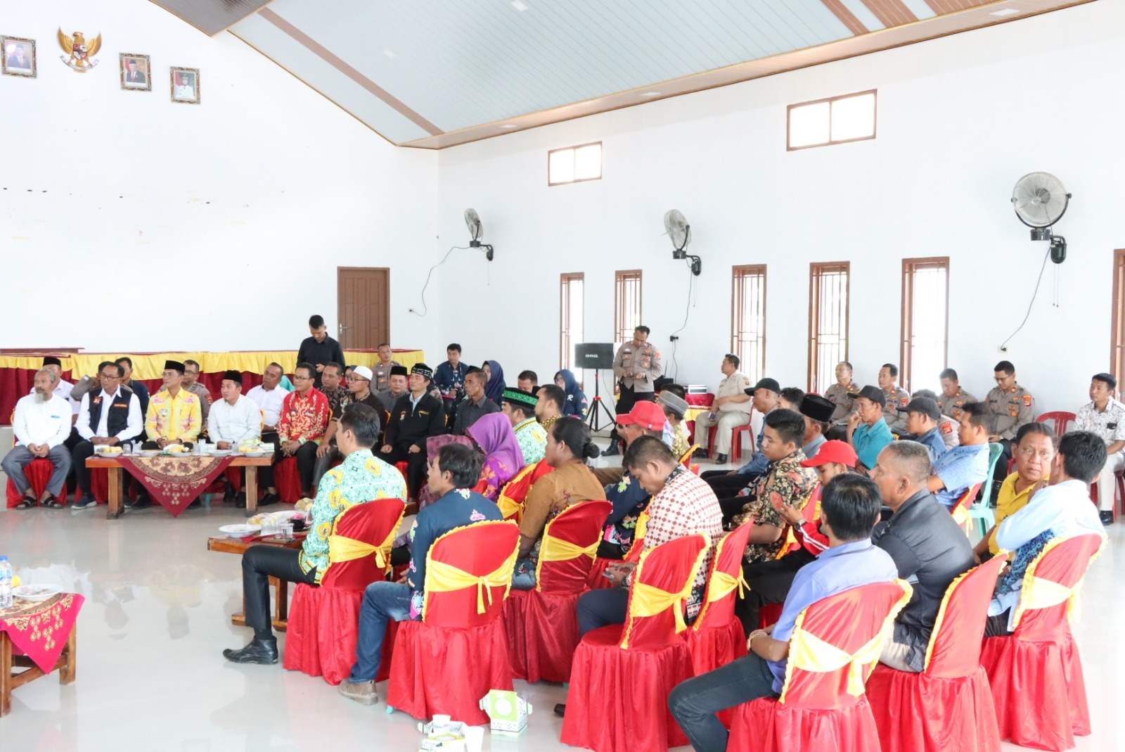 Serap Langsung Aspirasi Warga, Irwasda Polda Lampung Gelar Juma’t Curhat di Menggala