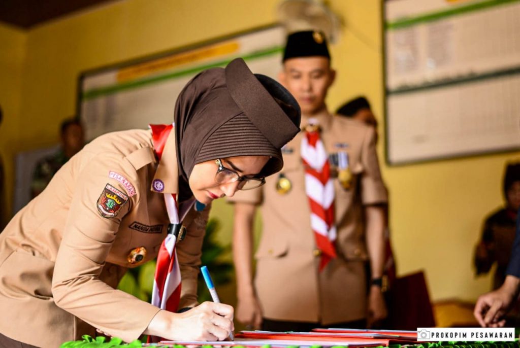 KETUA KWARCAB KAB. PESAWARAN HJ. NANDA INDIRA DENDI, S.E.,M.M HADIR LANTIK KETUA KWARTIR RANTING (KWARRAN) KECAMATAN NEGERI KATON DAN