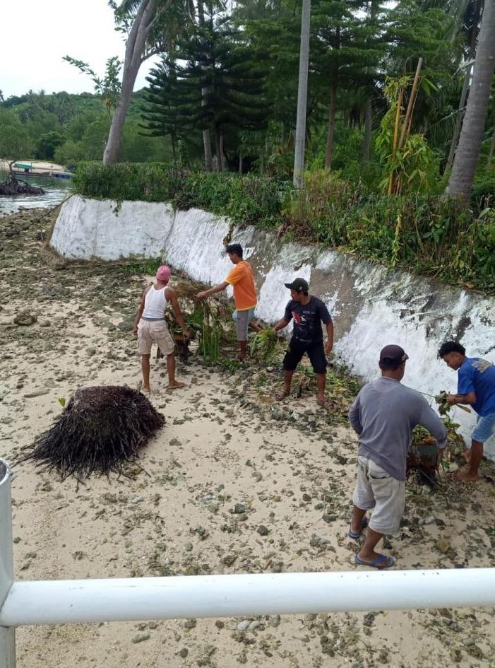 Pemerintah Kabupaten Pesawaran dan Pengelola Tempat Wisata Lakukan Bersih Bersih Pantai