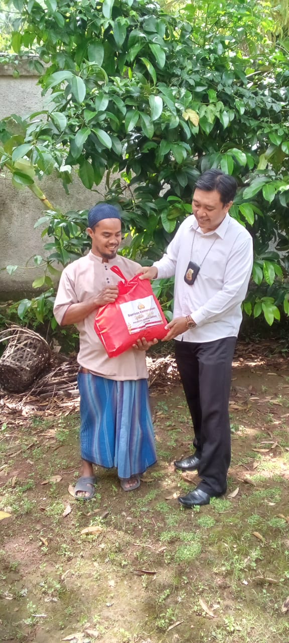 Merajut Kebaikan di Bulan Ramadhan, Sat Reskrim Polresta Bandar lampung Bagikan Paket Sembako