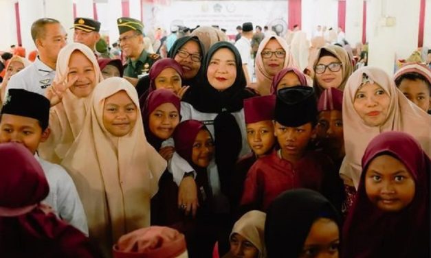 Walikota Eva Dwiana Hadiri Festival Anak Sholeh dan Wisuda Akbar Santri TPQ