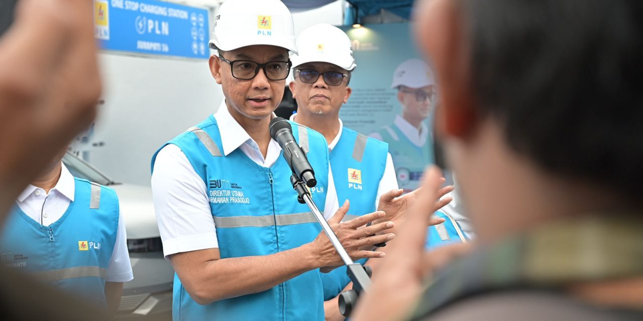 Tinjau SPKLU Bandung, Dirut PLN Pastikan Seluruh Infratruktur EV Siap Layani Masyarakat 24 Jam