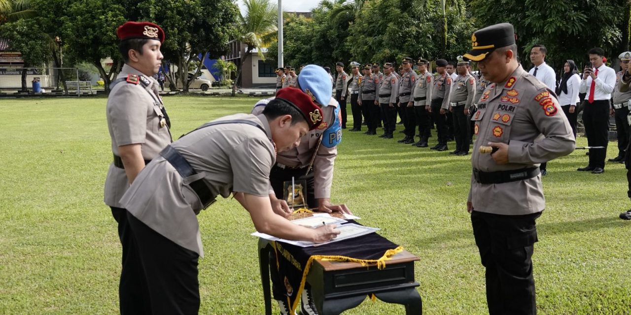 Rotasi Jabatan, Kapolres Lampung Tengah Pimpin Upacara Sertijab Kasat Reskrim, Kasat Narkoba, Kapolsek Seputih Banyak, Kapolsek Rumbia dan Kapolsek Seputih Surabaya