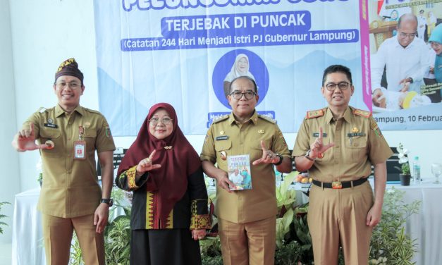 Peluncuran Buku “Terjebak di Puncak”, Kisah Inspiratif di Balik Kepemimpinan Pj. Gubernur Lampung