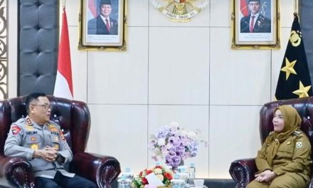 Walikota Bandar Lampung Hj.Eva Dwiana Menandatangani Tanah Hibah Kepada Polda Lampung