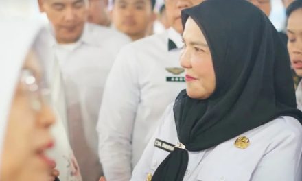 Walikota Bandar Lampung, Hj. Eva Dwiana Membuka Secara Langsung Kegiatan Bimbingan Manasik Haji Kota Bandar Lampung Tahun 1446 H / 2025 M di Aula Masjid Al-Furqon Kota Bandar Lampung