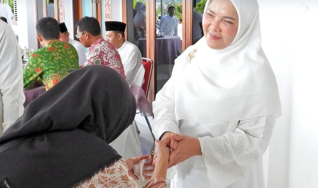 Walikota Bandar Lampung, Hj. Eva Dwiana Beserta Keluarga Menggelar Acara Halal Bihalal di Kediaman Rumah Dinas Walikota Bandar Lampung