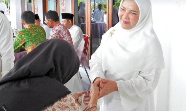 Walikota Bandar Lampung, Hj. Eva Dwiana Beserta Keluarga Menggelar Acara Halal Bihalal di Kediaman Rumah Dinas Walikota Bandar Lampung