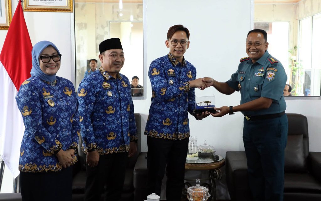 Bupati Lampung Selatan Terima Audiensi Danlanal Lampung dalam Rangka Silaturahmi dan Penguatan Sinergi