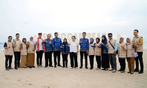Kunjungi Dua Destinasi Wisata Lamsel, Zita Anjani: Pantai Lampung Selatan Selalu Bikin Takjub