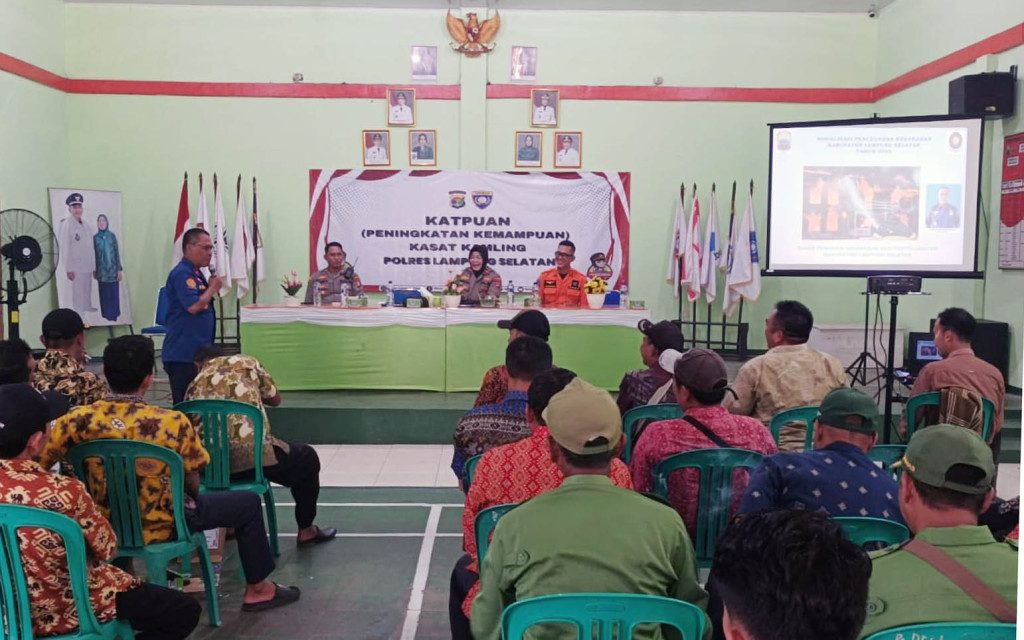 Kadis Damkarmat Lampung Selatan Jadi Narsumber Acara Peningkatan Kemampuan Anggota Kasatkamling