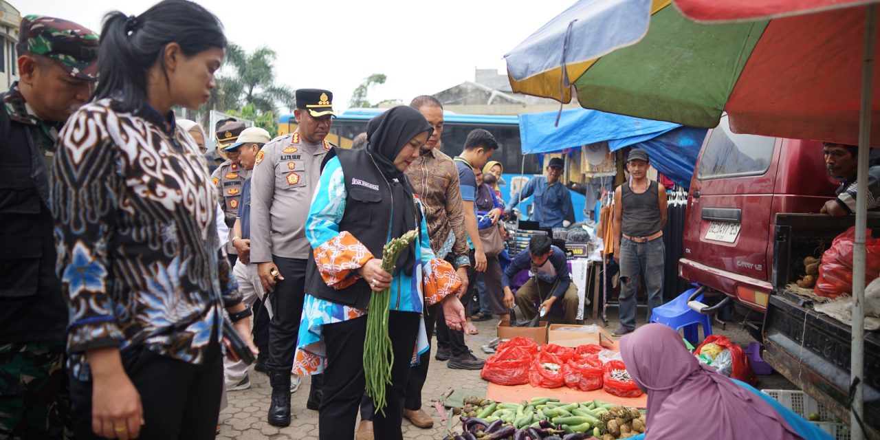 Hj.Eva Dwiana Lakukan Sidak Disejumlah Pasar