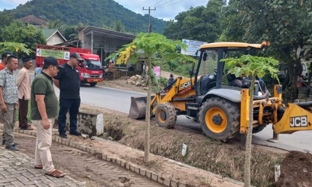 Pemkot Bandar Lampung Lakukan Pengerukan dan Pengangkatan Sedimen Dibeberapa Titik