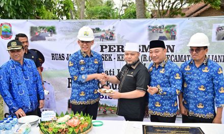 Dukung Akses Wisata Pantai, Bupati Egi Resmikan Ruas Jalan Simpang Polsek Kalianda – Ketang
