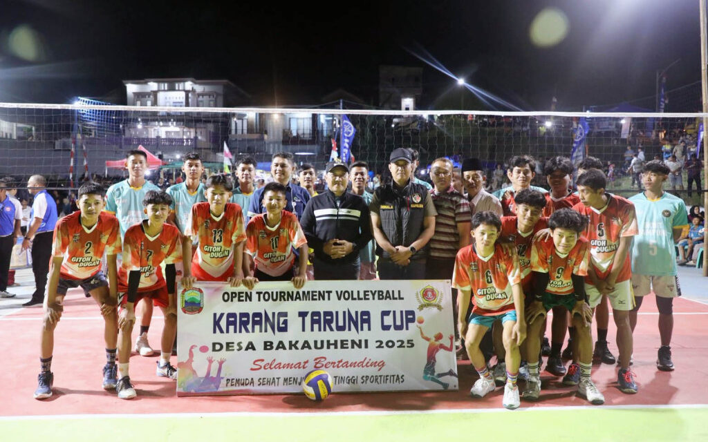 Turnamen Voli Karang Taruna Cup Bakauheni Resmi Dibuka! Wabup Syaiful Dorong Olahraga Jadi Wadah Bina Mental Anak Muda!