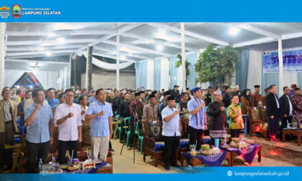 Puncak peringatan Hari Ulang Tahun (HUT) ke-56 Desa Margorejo, Kecamatan Jati Agung, berlangsung meriah pada Selasa malam