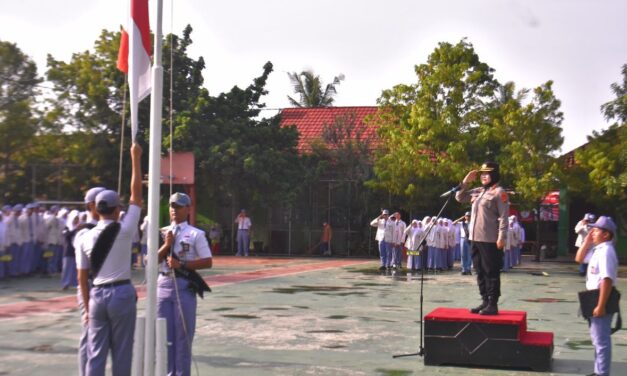 Pejabat Utama Polda Lampung Jadi Irup SMA/SMK/MAN di Bandar Lampung, Berikan Edukasi Langsung Ke Generasi Muda