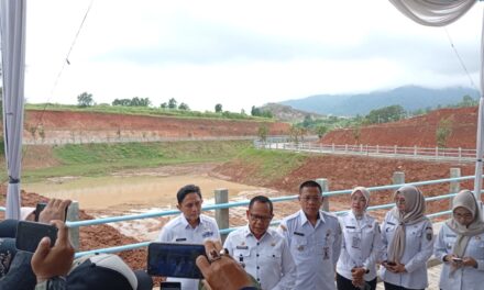 PENANAMAN 862 POHON DI EMBUNG KEMILING