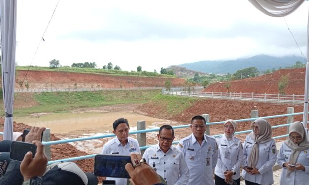 PENANAMAN 862 POHON DI EMBUNG KEMILING