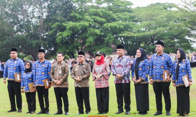 Bupati Nanda Indira Lakukan Penyerahan SK Kepada 3.457 PPPK Paruh Waktu di Lingkungan Pemkab Pesawaran