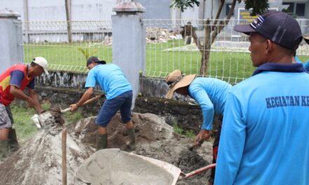 Permudah Akses Masyarakat dengan Perbaiki Jalan, Lapas Kotaagung Laksanakan ‘Korve’ 