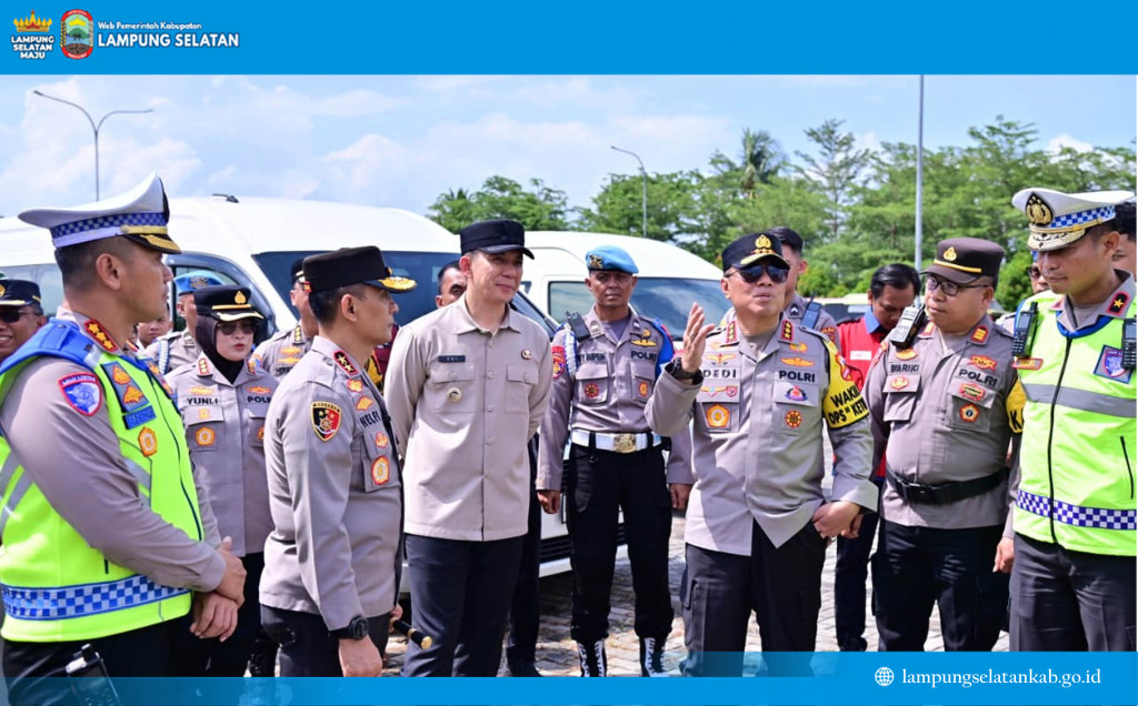 Bupati Egi Dampingi Wakapolri Dedi Prasetyo Tinjau Arus Mudik Bakauheni, Pastikan Pemudik Aman dan Nyaman