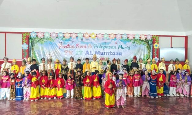 Air Mata Haru dan Senyum Bangga di Aula PKK Kalianda: Momentum ‘Hari Merdeka’ Angkatan VIII TK IT Al Mumtaza