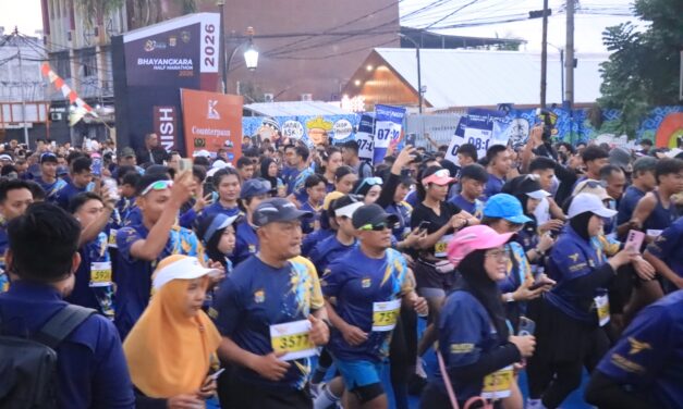 Ribuan Langkah Warnai Hari Bhayangkara ke-80, 5.745 Pelari Ramaikan Bhayangkara Half Marathon 2026