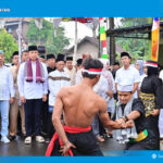 Hujan Tak Surutkan Semangat Warga, Bupati Radityo Egi Hadir Menguatkan Tradisi Sedekah Bumi yang Mengakar 206 Tahun