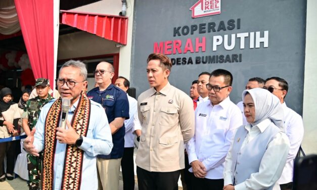 KDKMP Bumisari Disiapkan Jadi Pusat Ekonomi Warga, Zulkifli Hasan Tinjau Operasional di Lampung Selatan