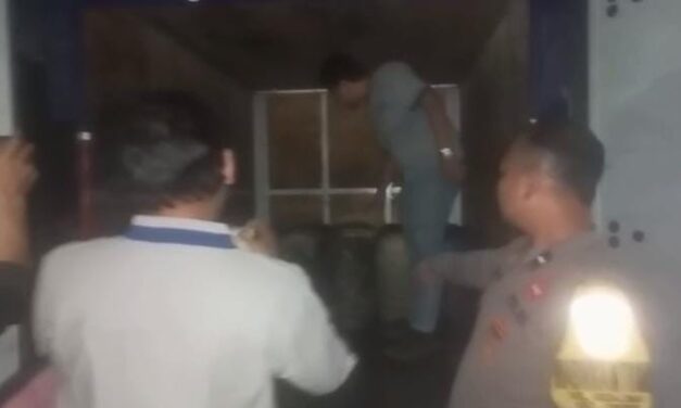polres cilegon aman kan solar ilegal di dalam mobil box ,di temukan 19 derigent 1 galon berisi solar